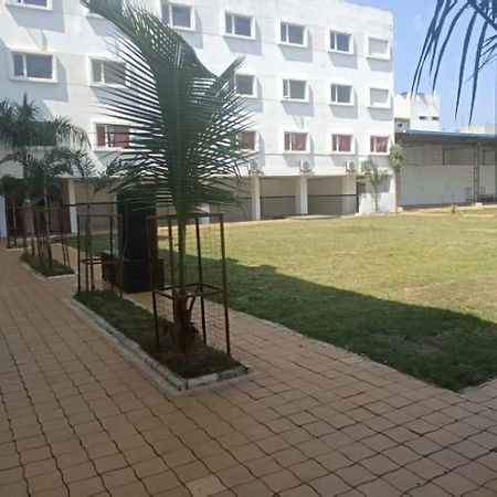 אויאיין Hotel Shri Vardhan מראה חיצוני תמונה
