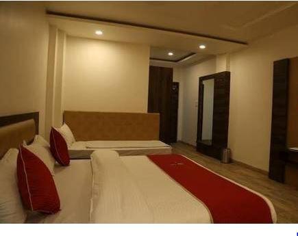 אויאיין Hotel Shri Vardhan מראה חיצוני תמונה